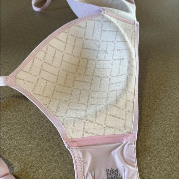 Victoria's Secret Pink Seamless Bra Intimates - Picture 8 of 10